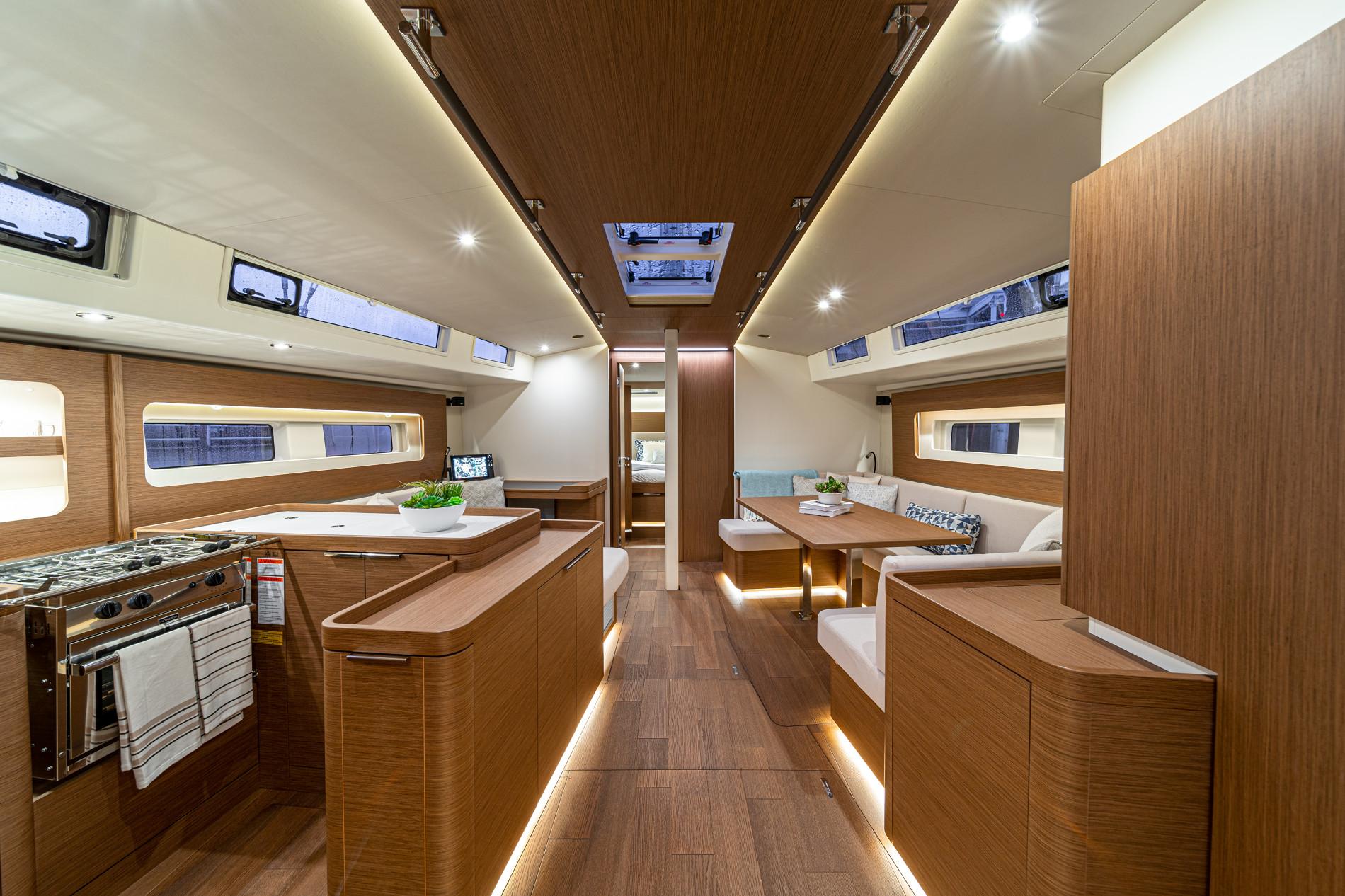 2025 Beneteau Oceanis Yacht 54