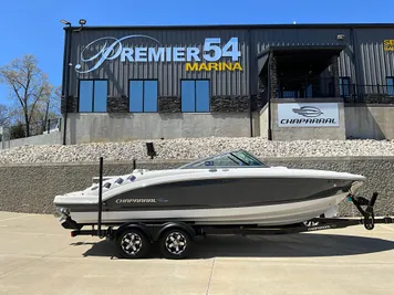2017 Chaparral 226 SSI Deluxe