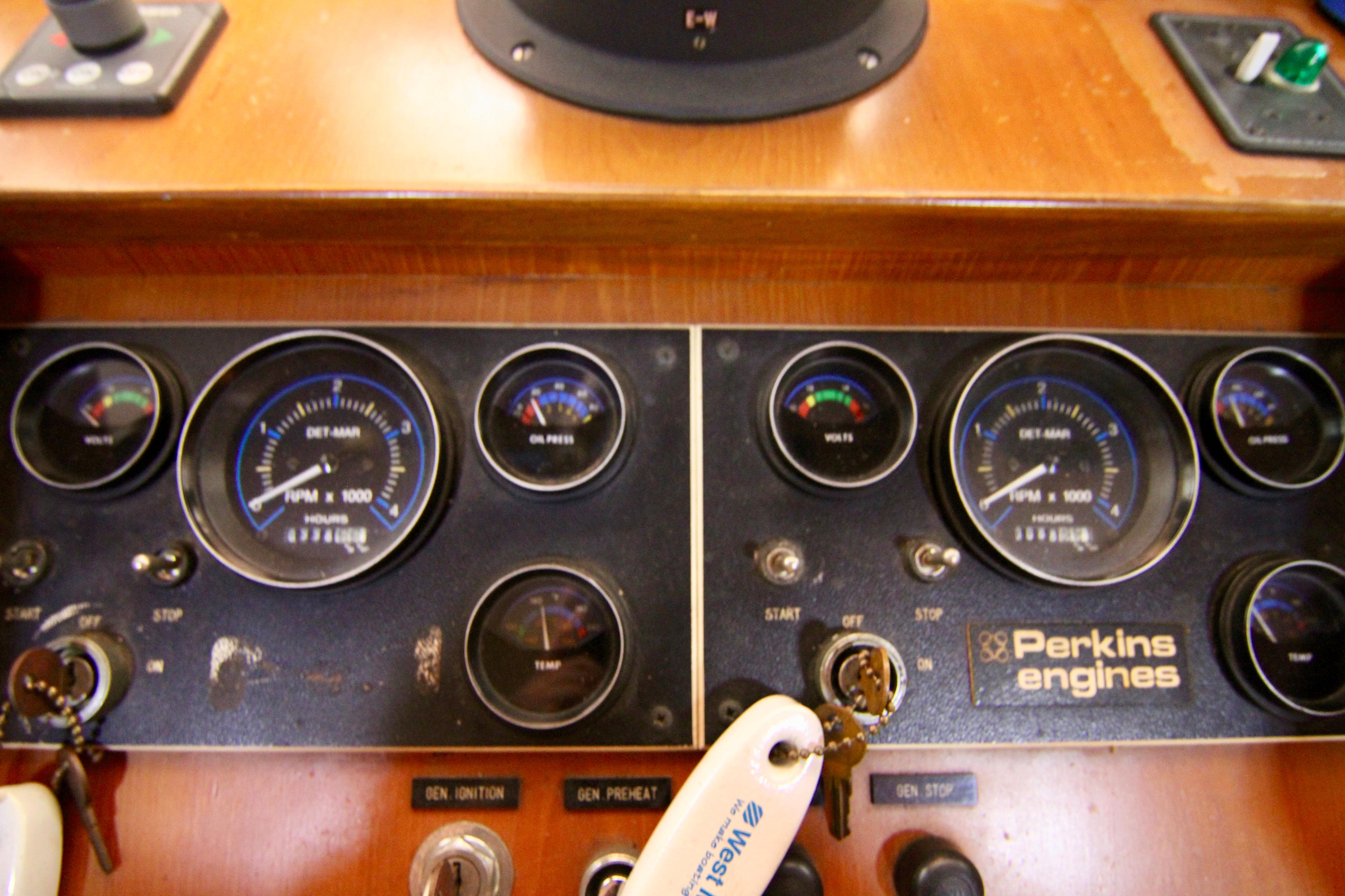 1983 Lien Hwa 58 Pilothouse Cockpit Motoryacht