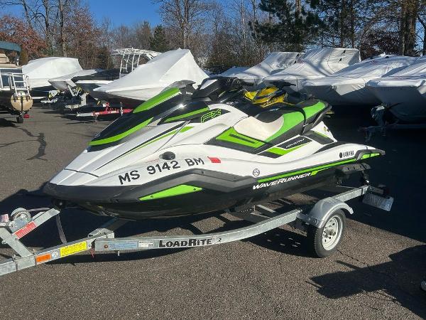 2025-yamaha-waverunner-fx-