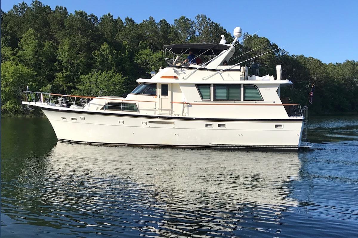 hatteras 53 cockpit motor yacht