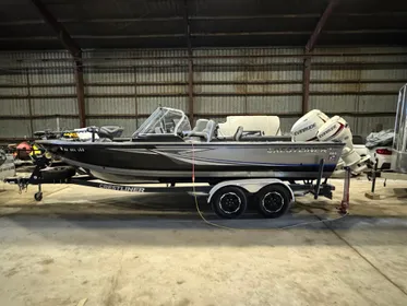 2017 Crestliner 2100 Raptor