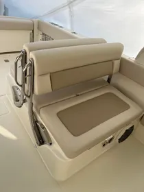 2024 Boston Whaler 320 Vantage