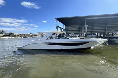 2019 Sea Ray 400 SLX