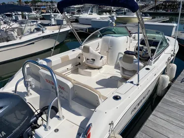 2018 Robalo 207