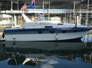 1987 Cruisers Yachts 3370