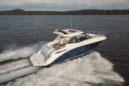 2025 Sea Ray 320 Sundancer