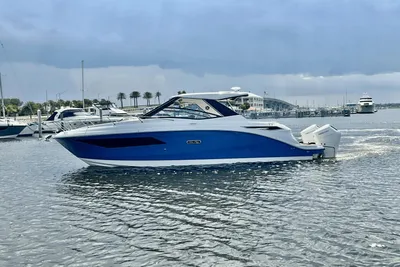 2025 Sea Ray 320DA-OB