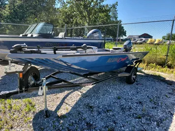 2022 Alumacraft Crappie DLX AG ABL