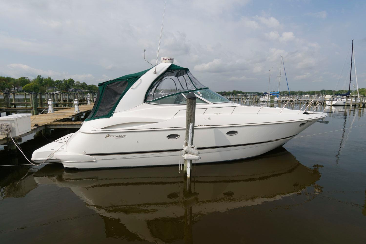 2001 cruisers yachts 3672 express