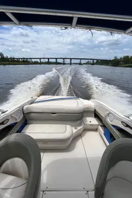 2004 Sea Ray 220 Select