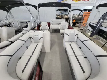 2023 Crest Classic LX 220 SLSC