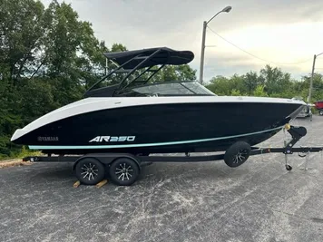 2023 Yamaha Boat AR250