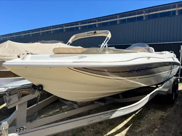 1998 Harris 22V Deck Boat