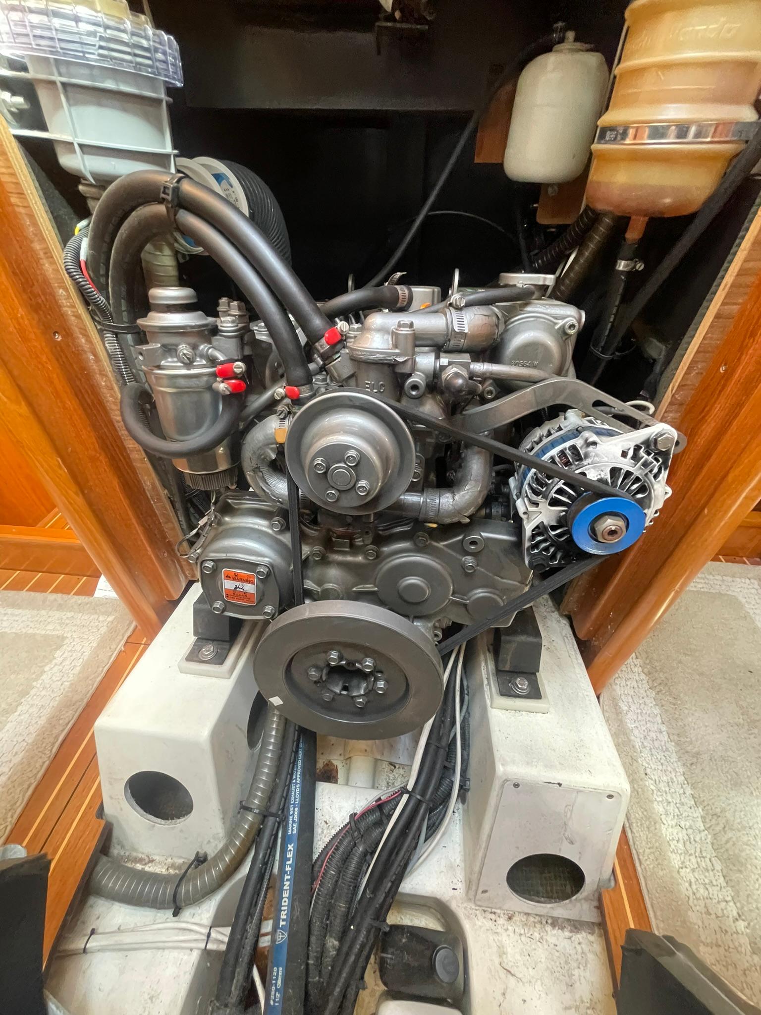 ENGINE VIEW FROM FRONT
