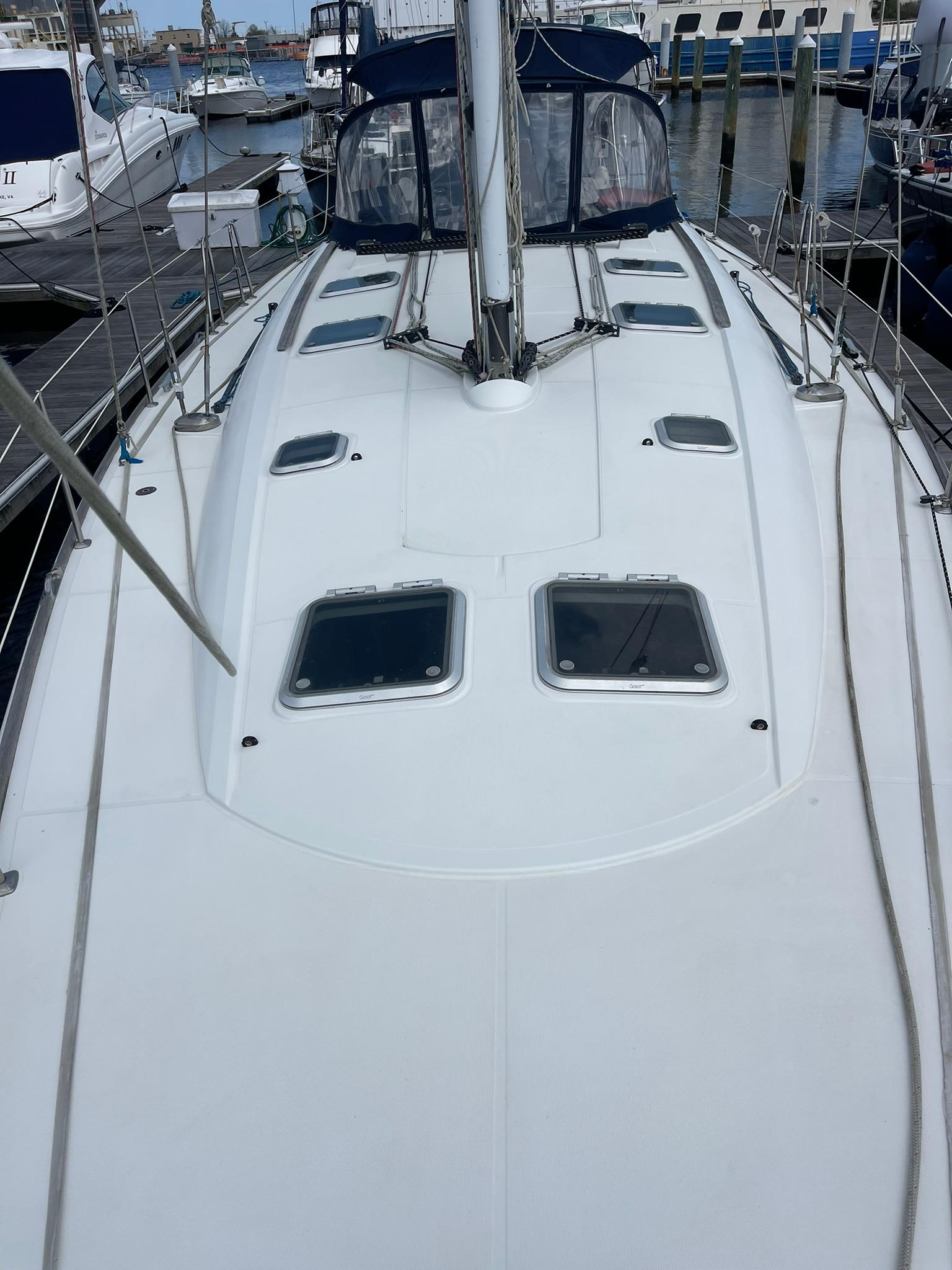 FOREDECK LOOKING AFT