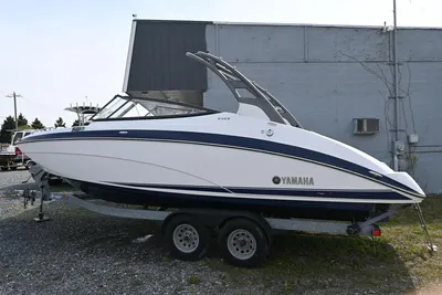 2020 Yamaha Boats 242S LIMITED