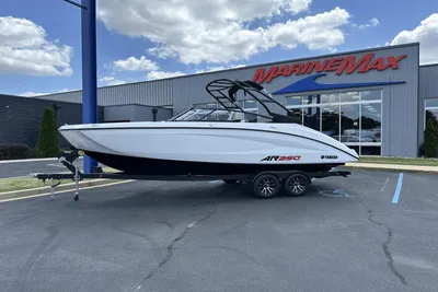 2024 Yamaha Boats AR250