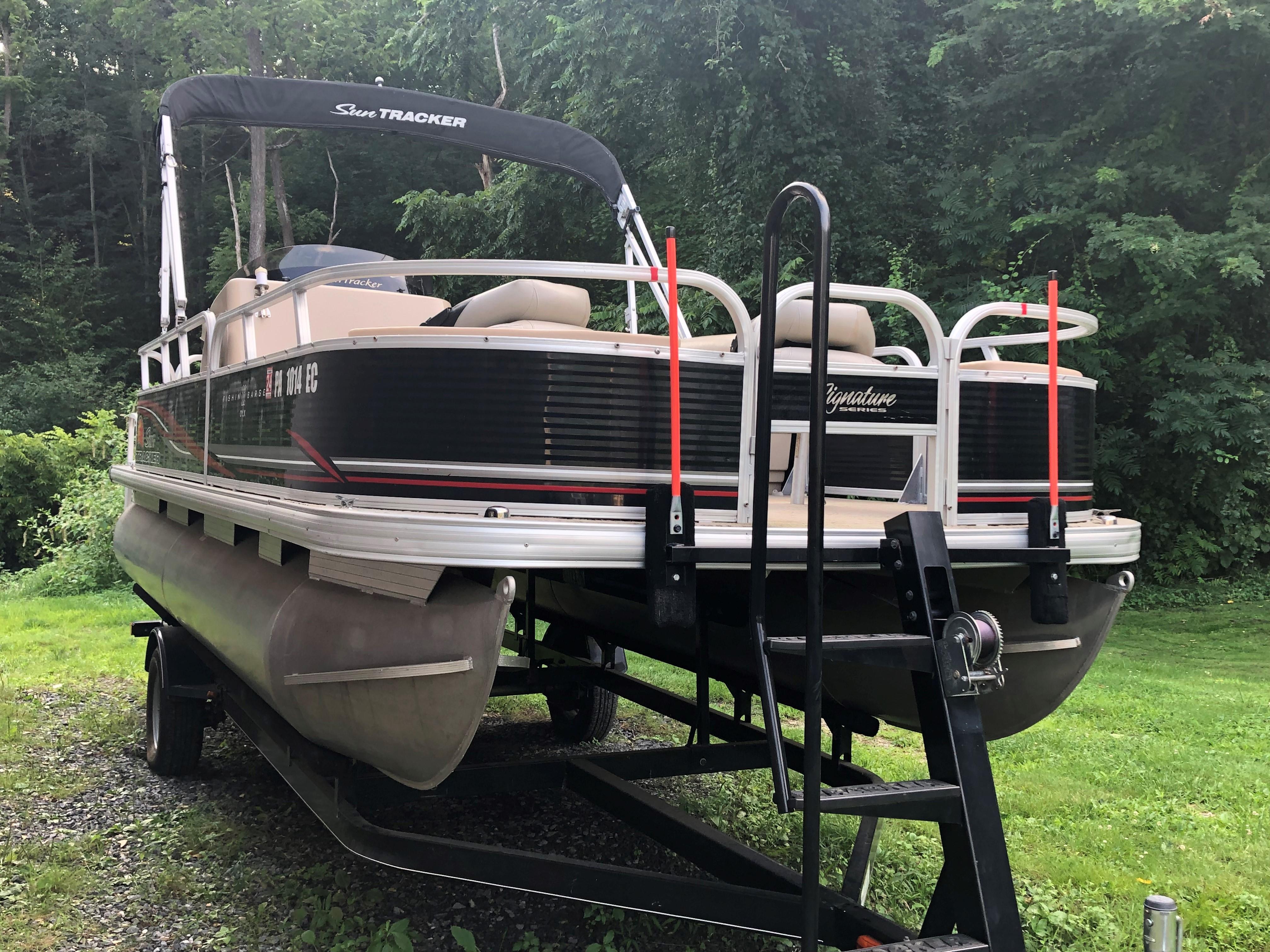 Used 2013 Sun Tracker Fishin Barge 22 DLX 18014 Bath Boat Trader