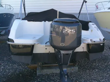 2011 NauticStar 230 Sport Deck