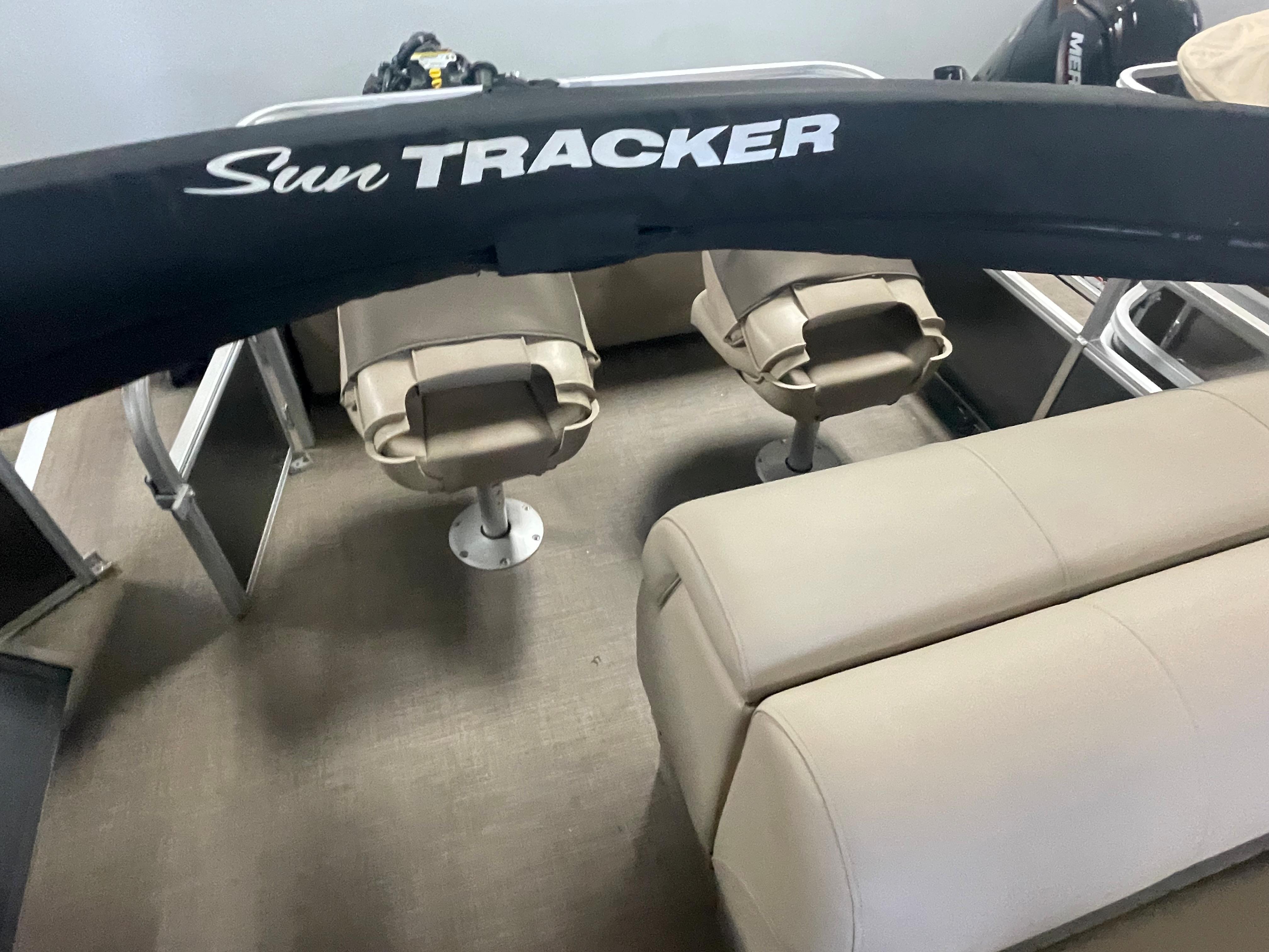 2023 Sun Tracker Fishin' Barge 22 XP3