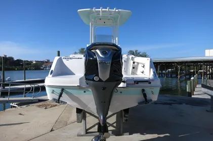 2024 Robalo 222 Explorer CC