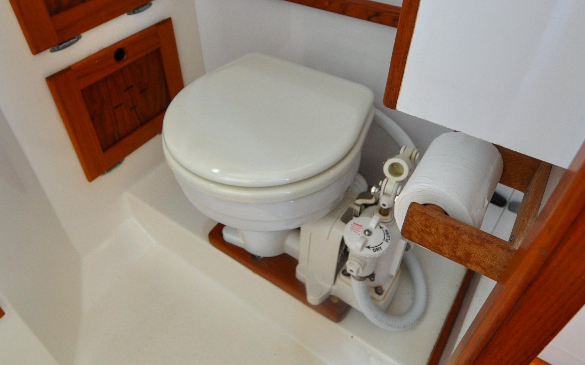 Wilbur 34 - Kingfisher - Cabin - Head - Electric Toilet