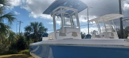 2024 Robalo 226 Cayman