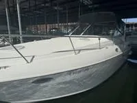 2003 Cruisers Yachts 3275 Express