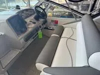 2003 Cruisers Yachts 3275 Express