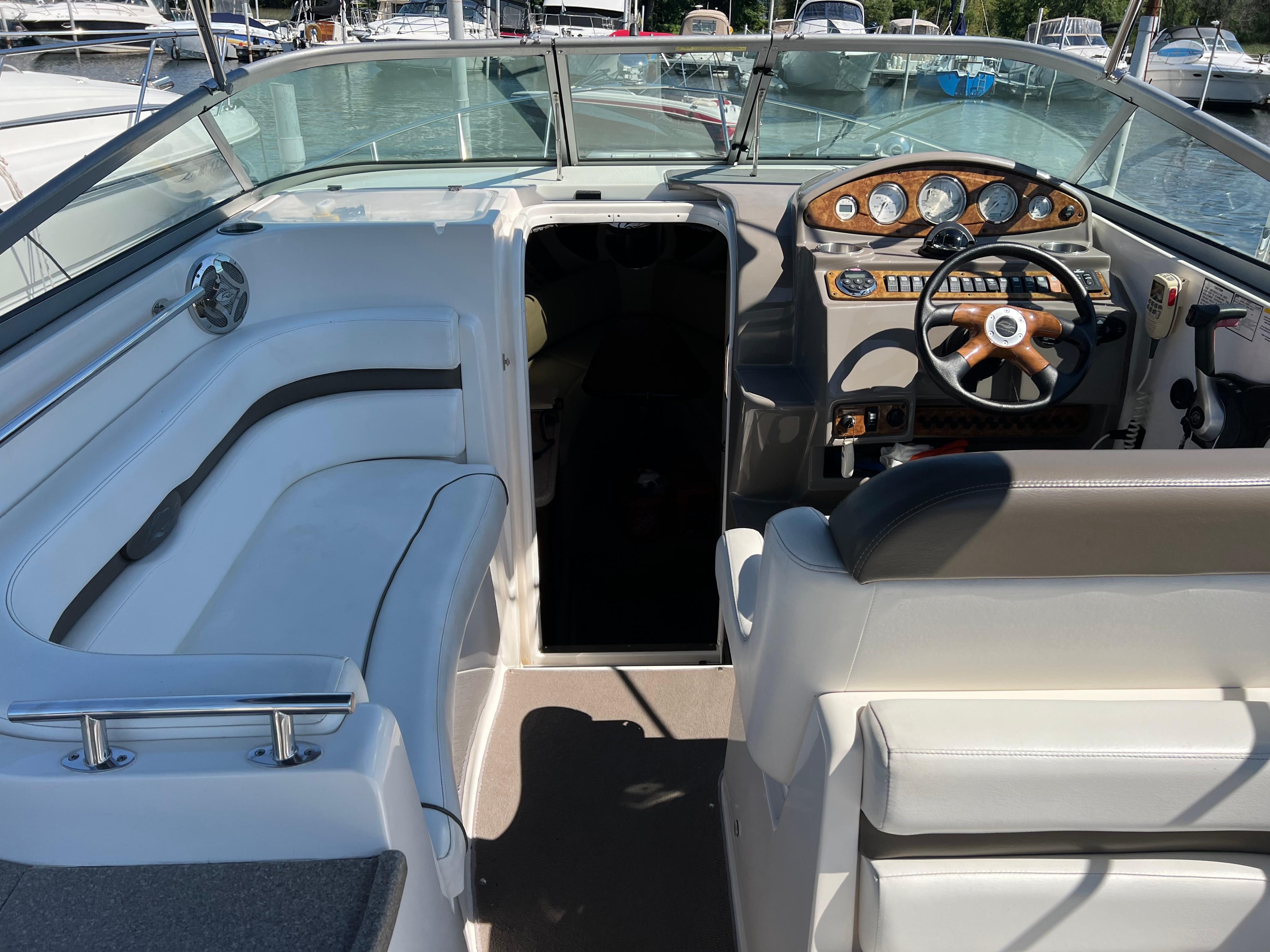 Used 2008 Rinker 260 Express Cruiser, 05446 Colchester