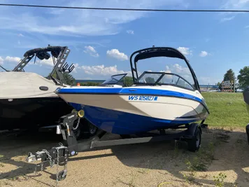 2019 Yamaha Boats 190 AR TX1800A