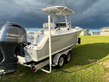 2019 Sportsman Heritage 251 Center Console