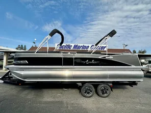 2023 Avalon 25' Catalina Platinum VRB w/ 250HP Mercury Verado!