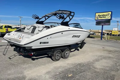 2023 Yamaha Boat 252XE