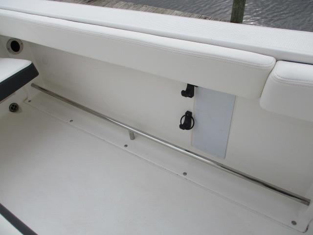 2024 Robalo R222 In stock trailer included Rebate expires 06/