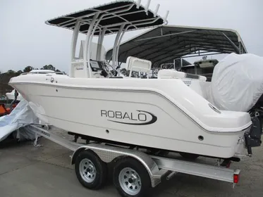 2024 Robalo R222 In stock trailer included Rebate expires 07/