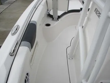 2024 Robalo R222 In stock trailer included Rebate expires 07/