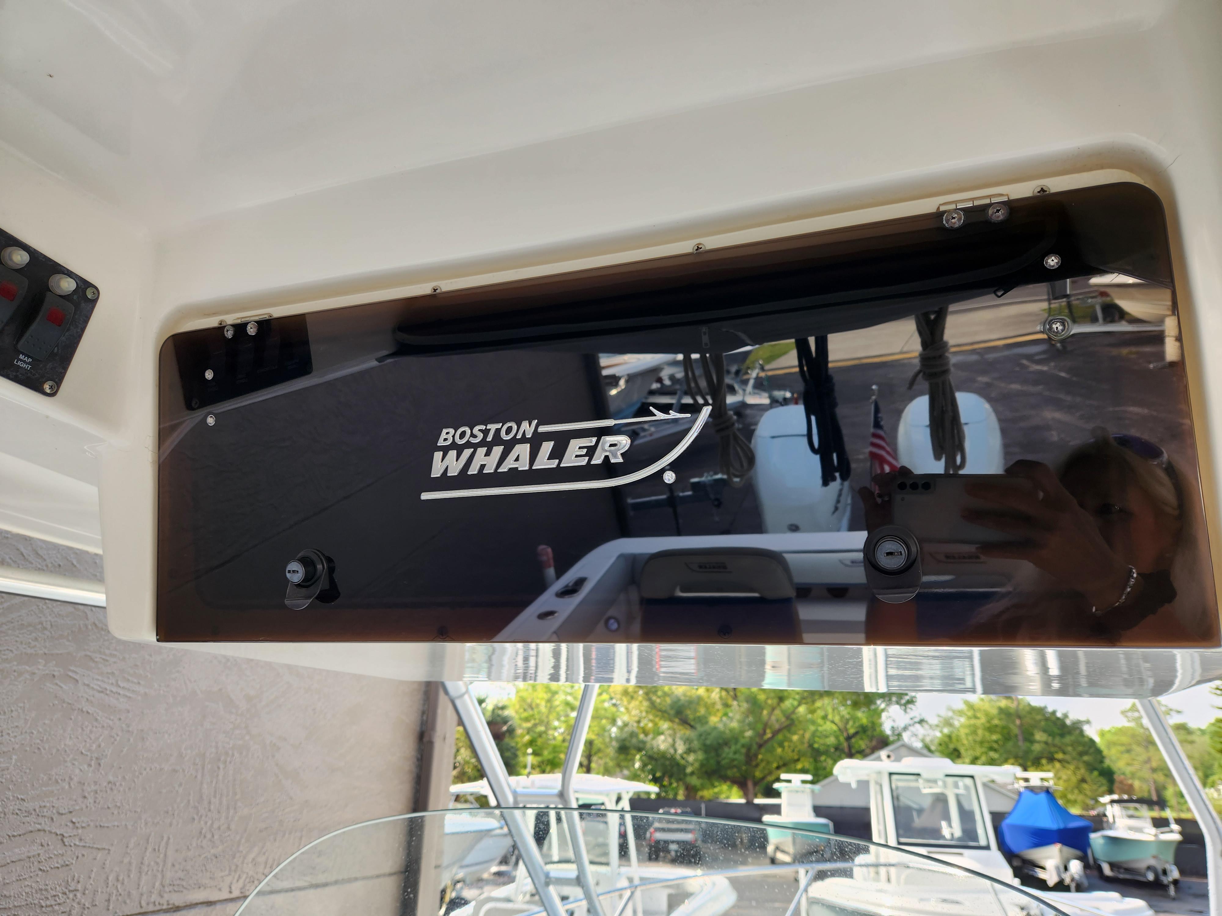 2008 Boston Whaler 320 Outrage Cuddy Cabin