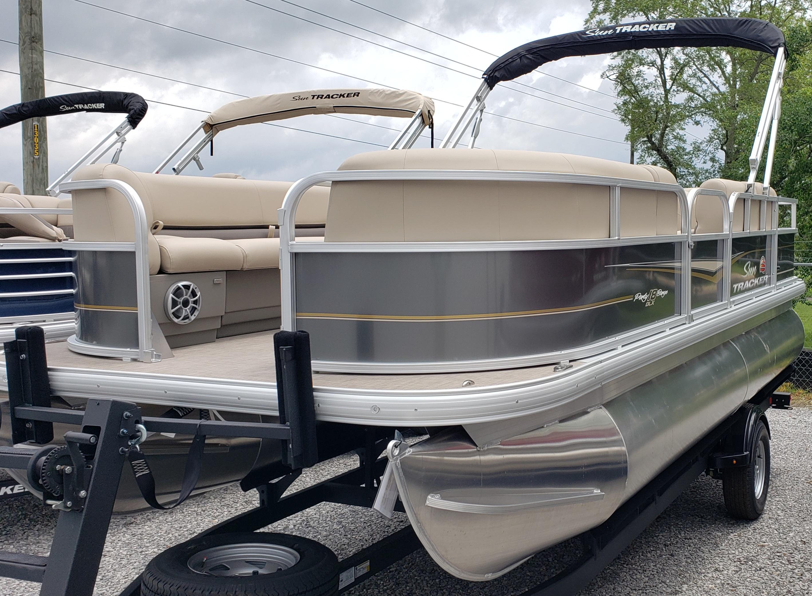 New 2024 Sun Tracker Party Barge 18 DLX, 36530 Elberta Boat Trader