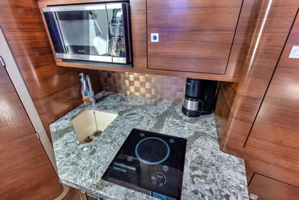 2019 Boston Whaler 345 Conquest Galley
