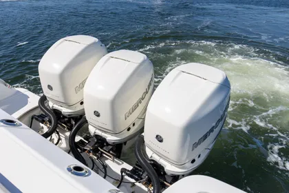 2019 Boston Whaler 345 Conquest Engines