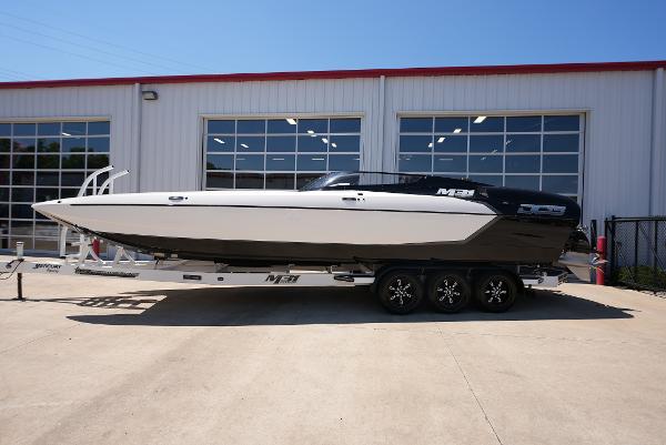 Used 2016 Daves Custom Boats M31 WIDEBODY, 65065 Osage Beach - Boat Trader