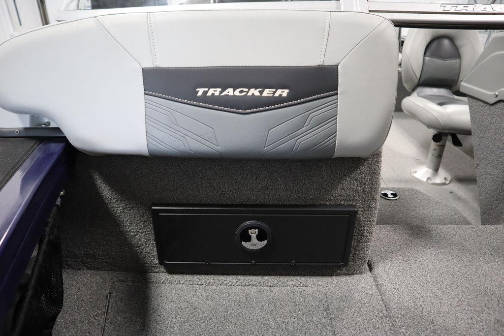 2019 Tracker Targa V-18 Combo