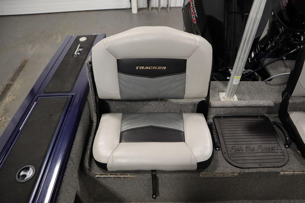 2019 Tracker Targa V-18 Combo