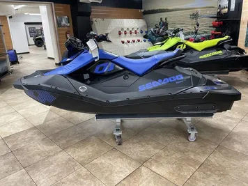 2023 Sea-Doo Waverunner Spark® Trixx™ 2-up Rotax® 900 H.O. ACE™ iBR