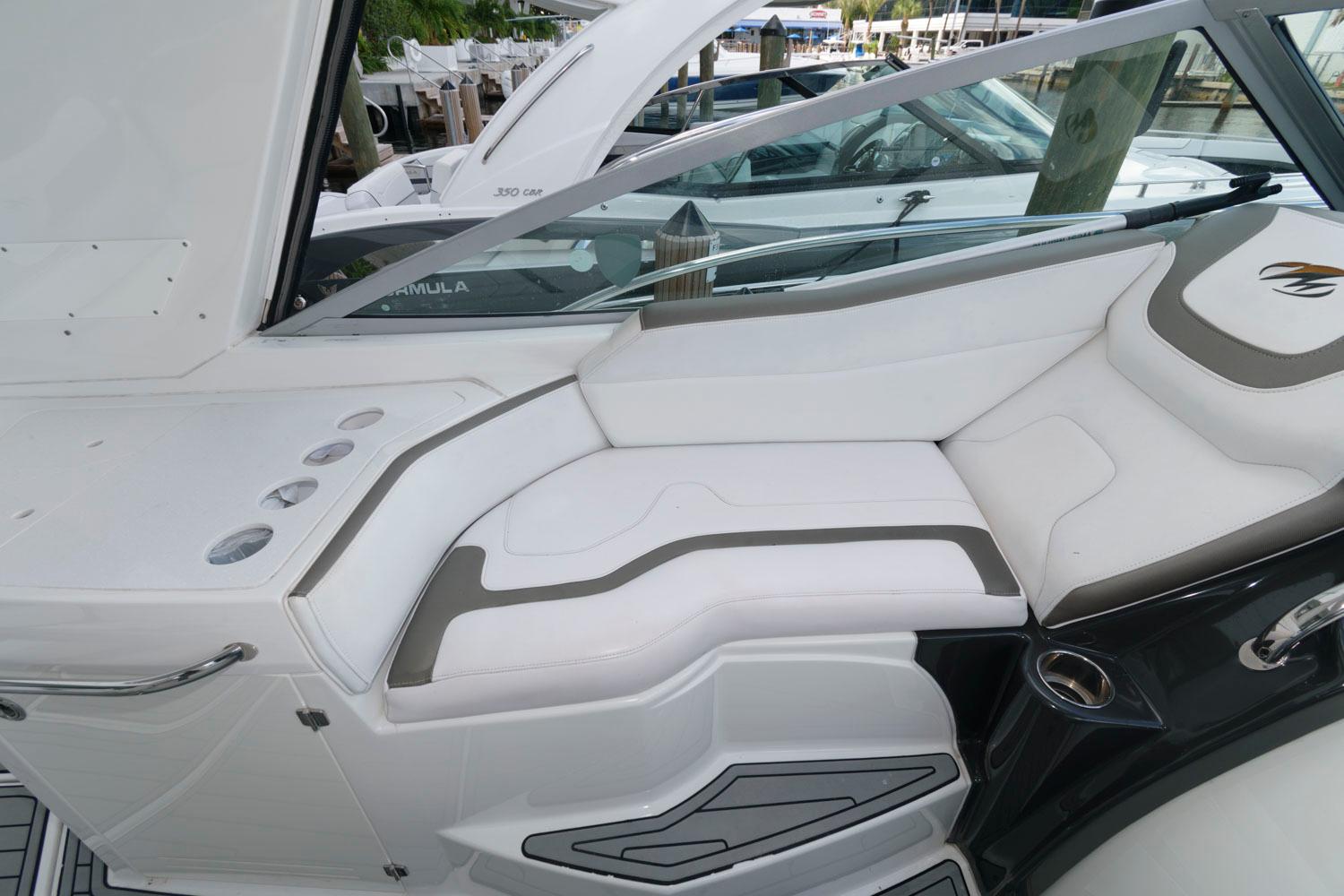 2019 Monterey 355 Sport Yacht