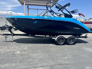 2023 Yamaha Boats 222XD