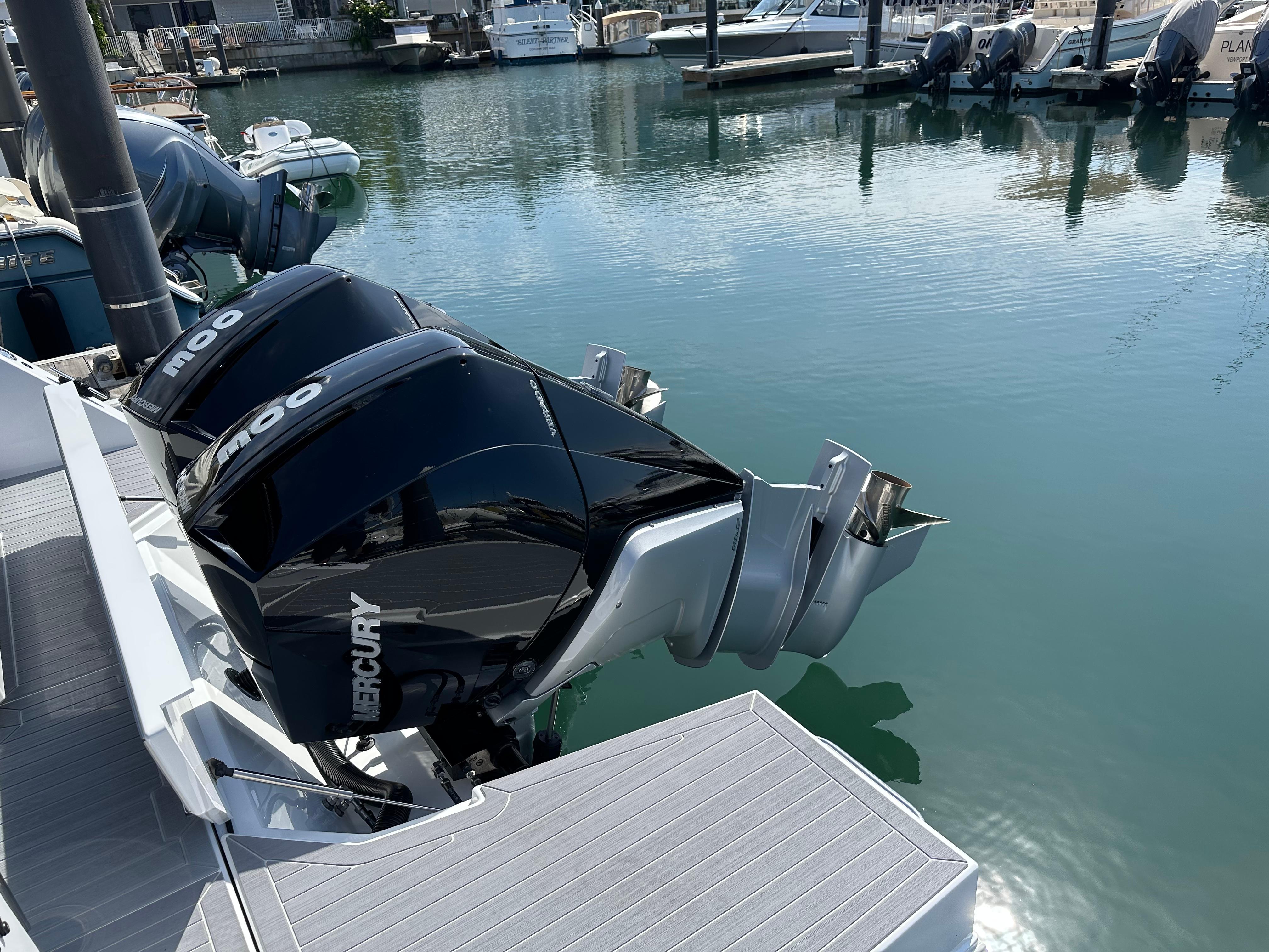 2023 Cruisers Yachts 34 GLS Outboard