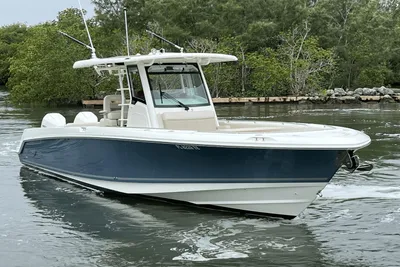 2022 Boston Whaler 330 Outrage